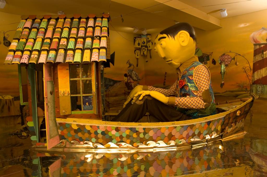 Nova exposição no CCBB reconta a história que consagrou a dupla OsGemeos