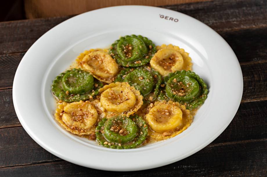 Gero: massa em duas cores leva alcachofra, taleggio, avelã e porcini Gero: massa em duas cores leva alcachofra, taleggio, avelã e porcini