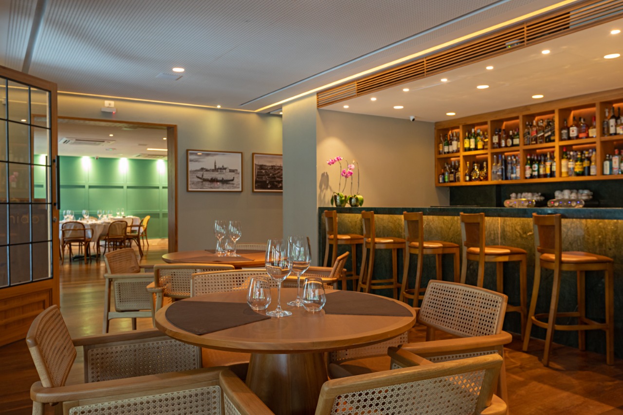 Nido restaurante, tradicional endereço Italiano da cidade, ganha novos salões depois de reforma.