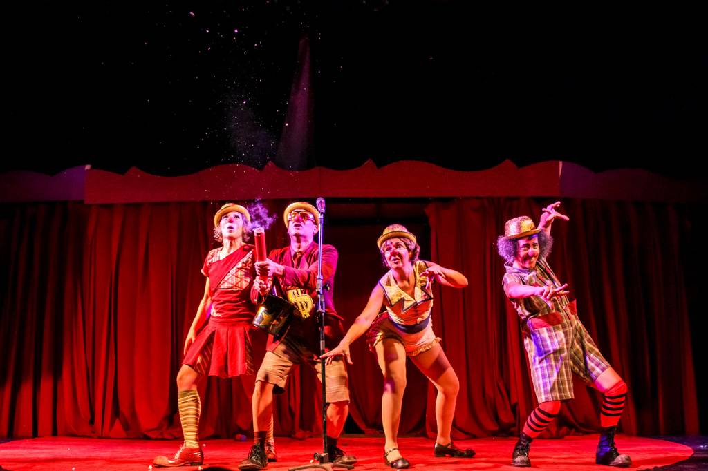 É de graça: o circo chegou para a festa de 1 ano do Museu do Pontal