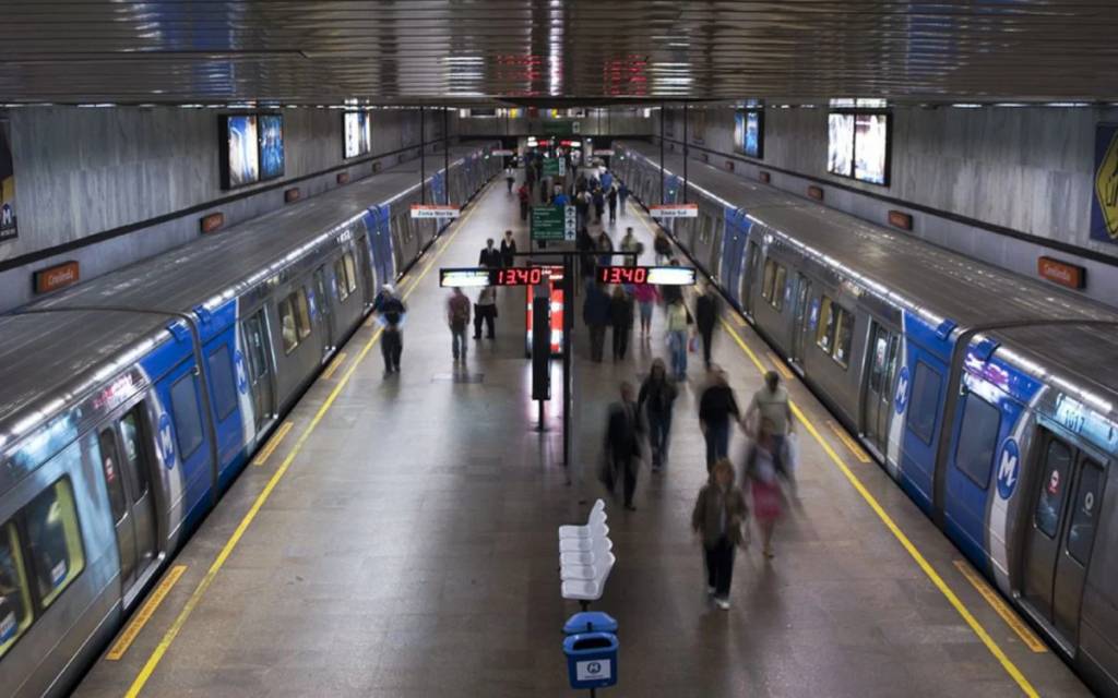 Bilhetes especiais do metrô para o Réveillon 2023 já estão à venda
