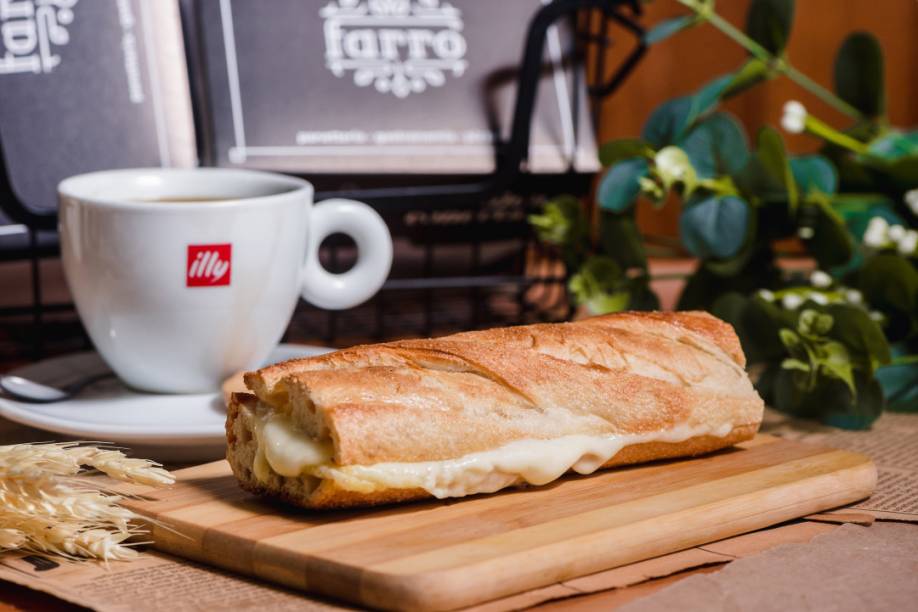 Farro: pães e baguettes estão no cardápio