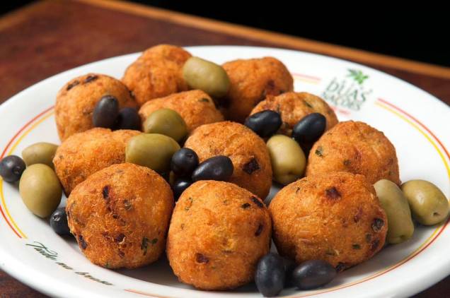 Adega Duas Nações: bolinho de bacalhau é uma das atrações Adega Duas Nações: bolinho de bacalhau é uma das atrações