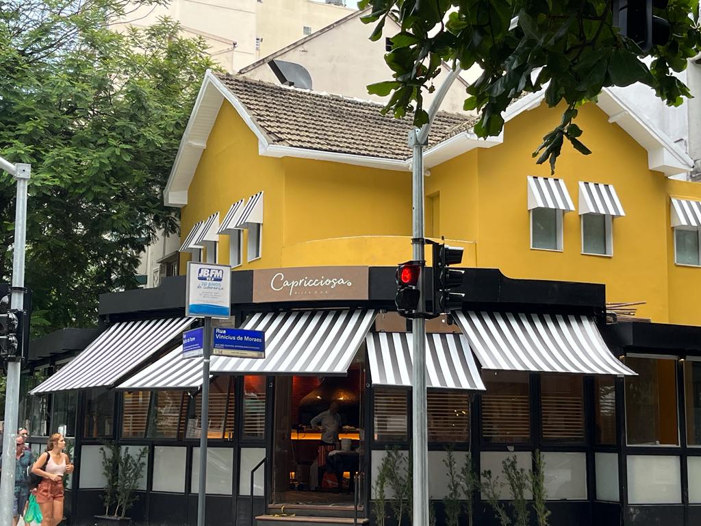 Já foi na nova Capricciosa, que reabriu em Ipanema com premiadas pizzas?