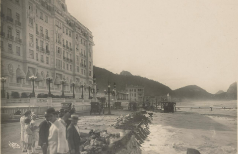 copacabana_palace_augusto_malta_agcrj_1925 Foto mostra Copacabana Palace em 1925