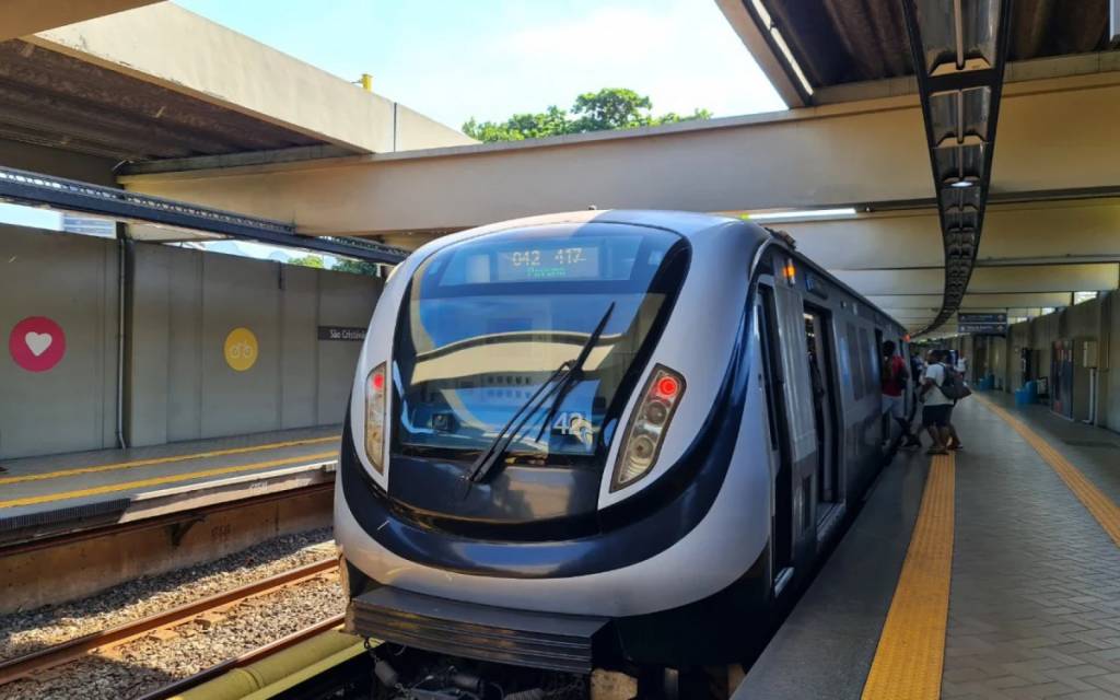 Verão começa neste sábado (10) no metrô, com mais trens e equipes