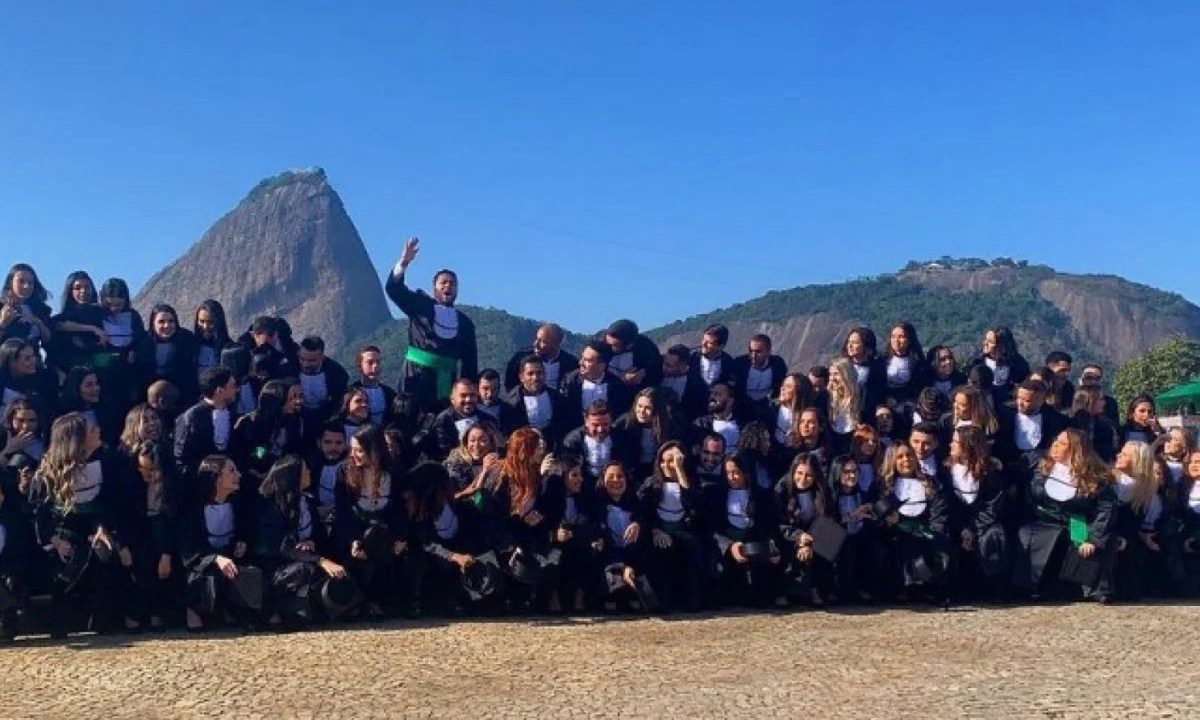 Calote: formandos de Medicina descobriram que funcionários já estão deixando a empresa