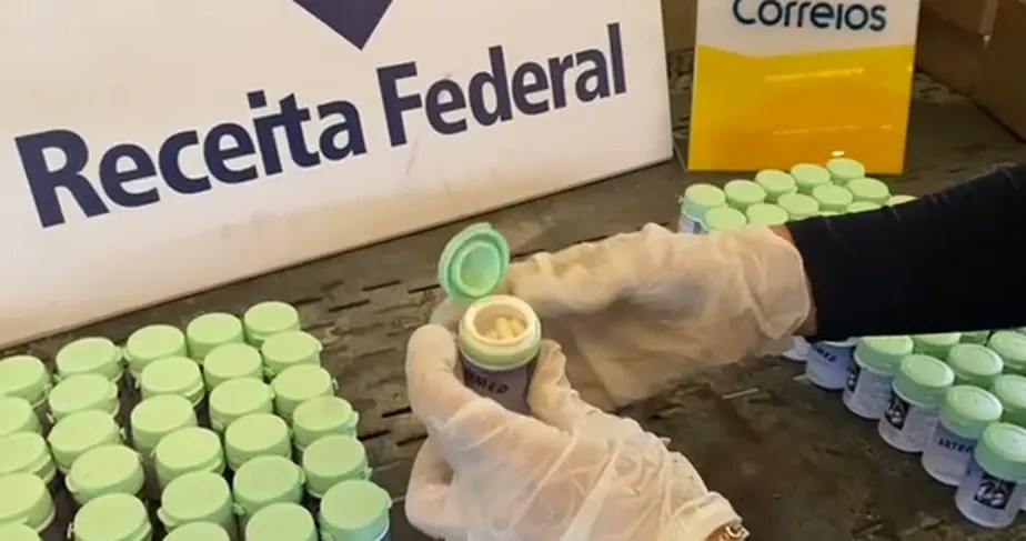 Droga ‘disfarçada’ de remédio fitoterápico é apreendida do Galeão