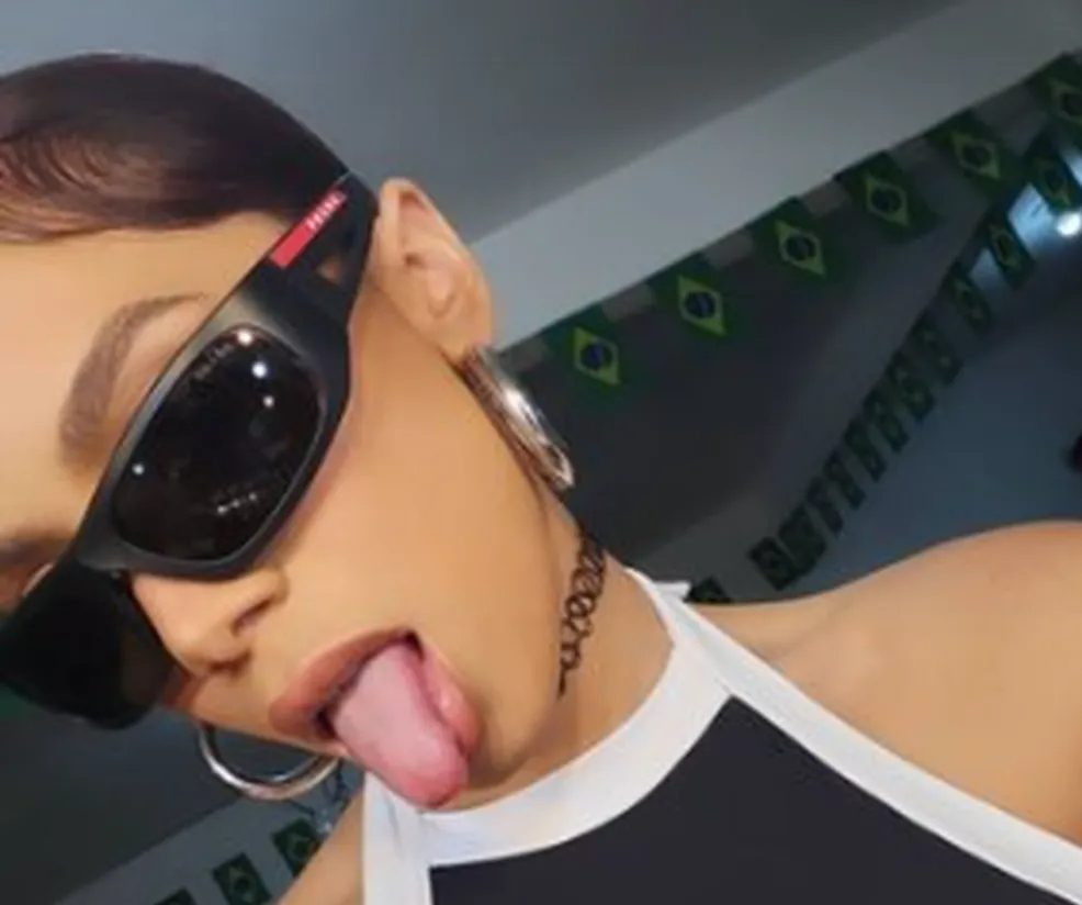 Cena de sexo e outros spoilers de clipe de Anitta causam polêmica nas redes