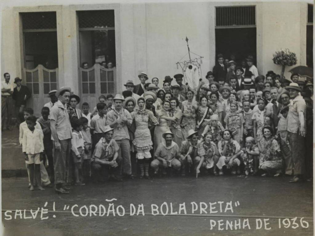 A força histórica do carnaval suburbano