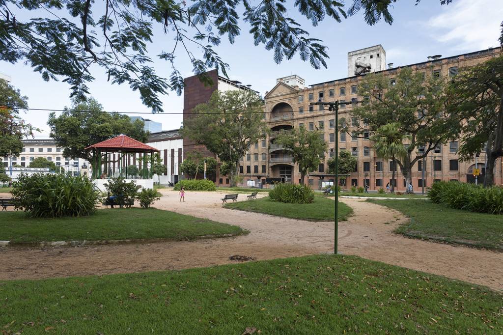 Depois de área no Gasômetro, Paes desapropria o Moinho Fluminense