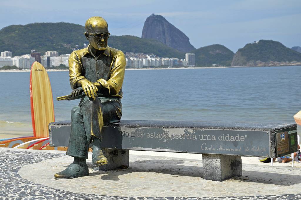 Rio em versos: poemas de Drummond saem de uma gaveta para o Viola de bolso