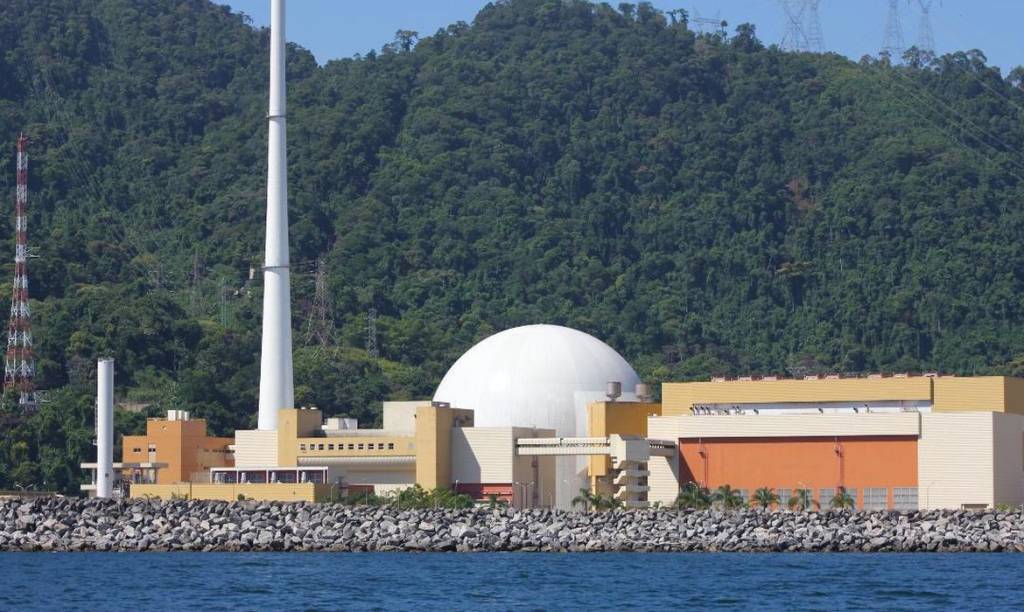 Eletronuclear encobriu vazamento de material radioativo no mar de Angra