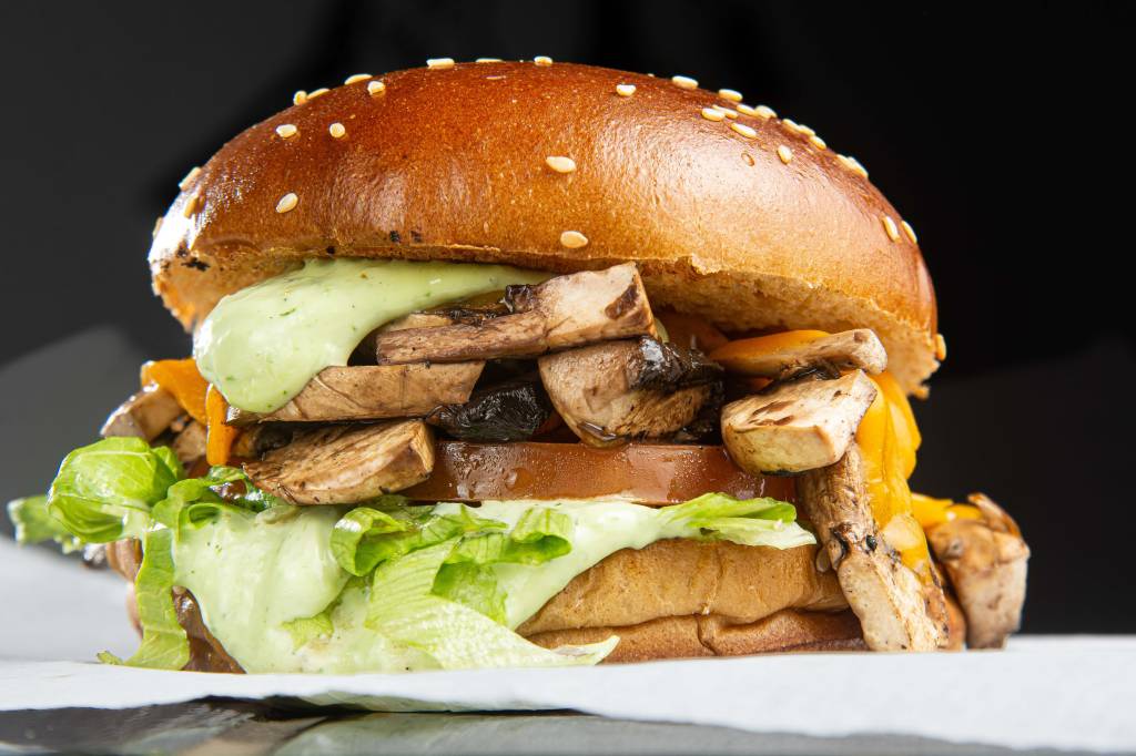 Muito além da salada: delícias para experimentar no Dia Mundial Sem Carne