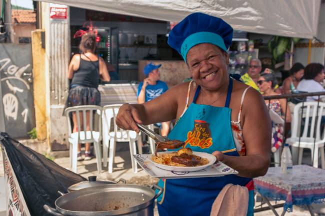 Feira das Yabás completa 15 anos e tem show de Leci Brandão