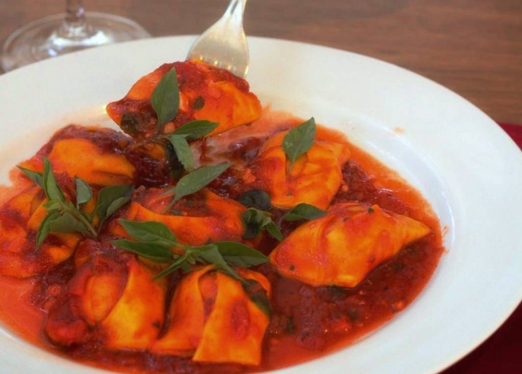 O retorno de um clássico: Alcaparra reabre com novidades no cardápio