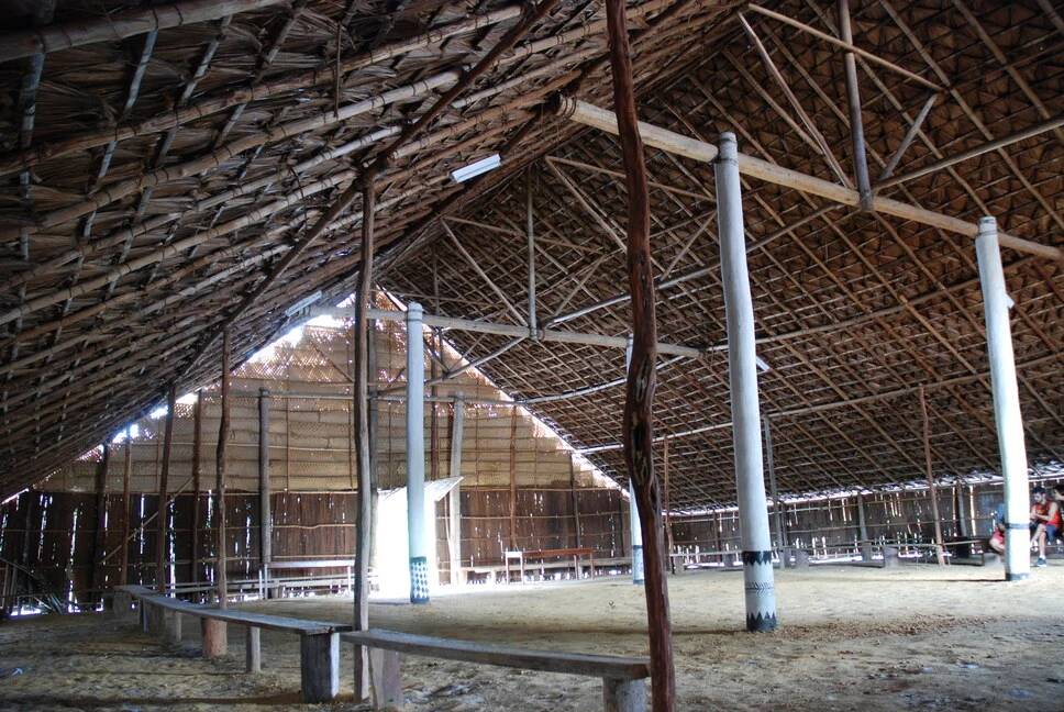 Maloca Tukano, em Iauaretê, Amazonas, Brasil, 2005.