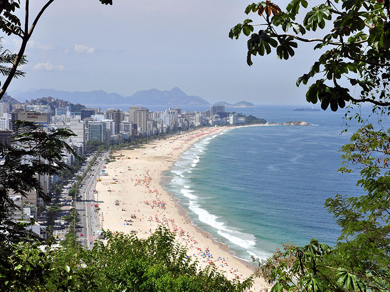 Foto mostra vista do Parque Penhasco Dois Irmãos