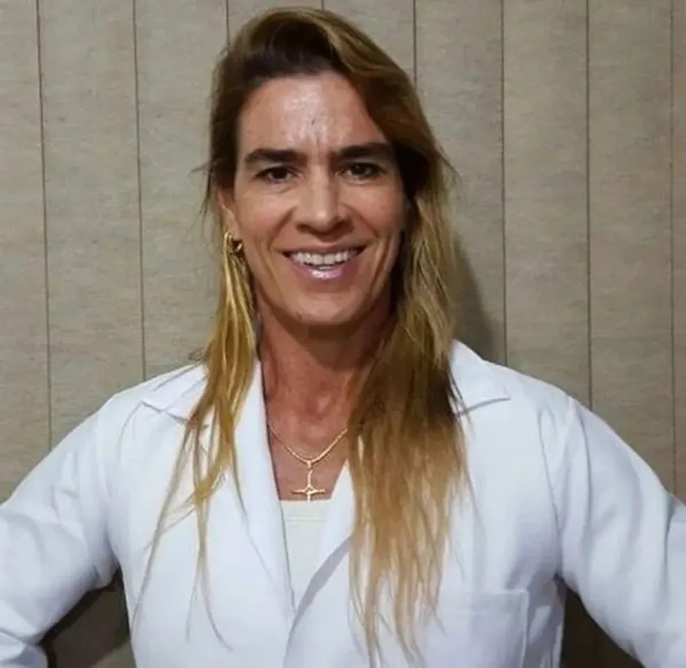 Mulher que agrediu entregador perde licença de escola de vôlei no Leblon