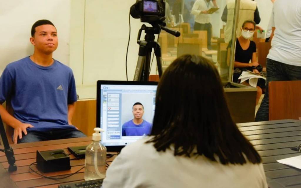 Detran faz mutirão em 57 unidades para emissão de carteira de identidade