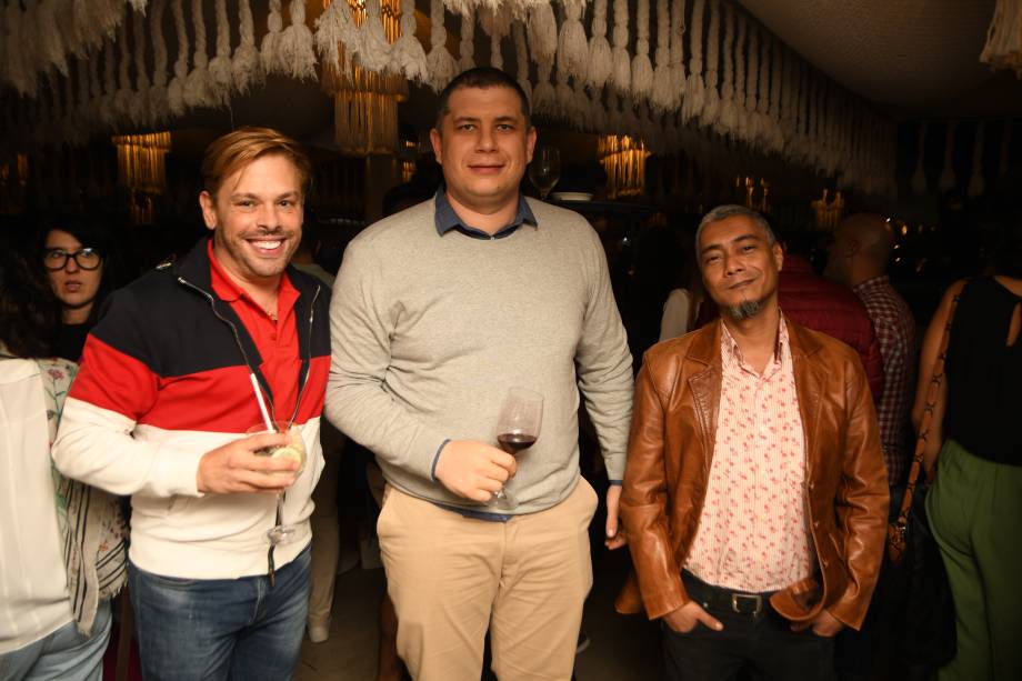 Encontros Veja Rio: personalidades da cidade s&atilde;o reunidas em evento animado no Tropik