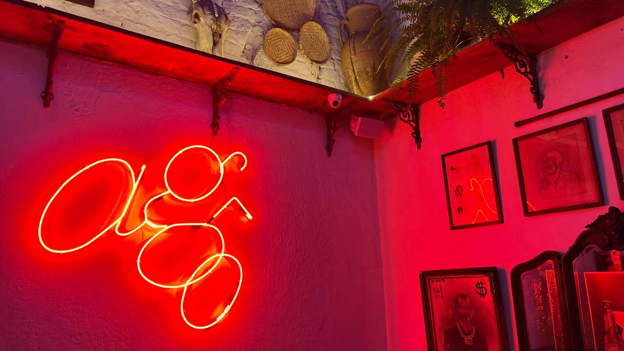 Gastrobar em Santa Teresa se torna um destina de cultura Africana na cidade