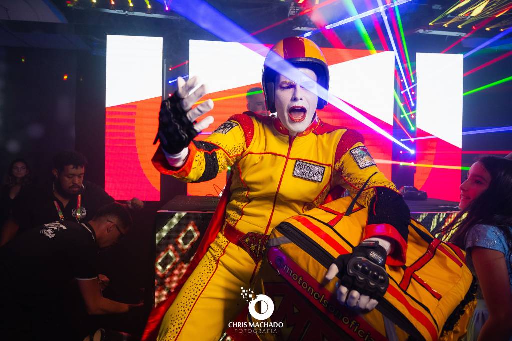 Festas de luxo buscam experiência na fantasia temática