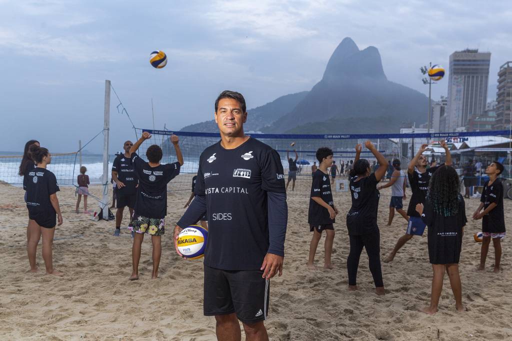 Projeto de Rafa Lins oferece aulas de vôlei e bolsas de estudo a jovens