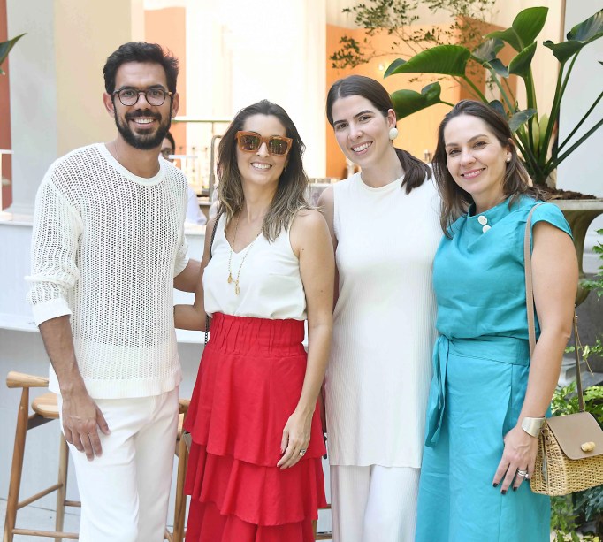 Diego Raposo, Camila Simbalista, Manu Simas e Paula Wetzel.