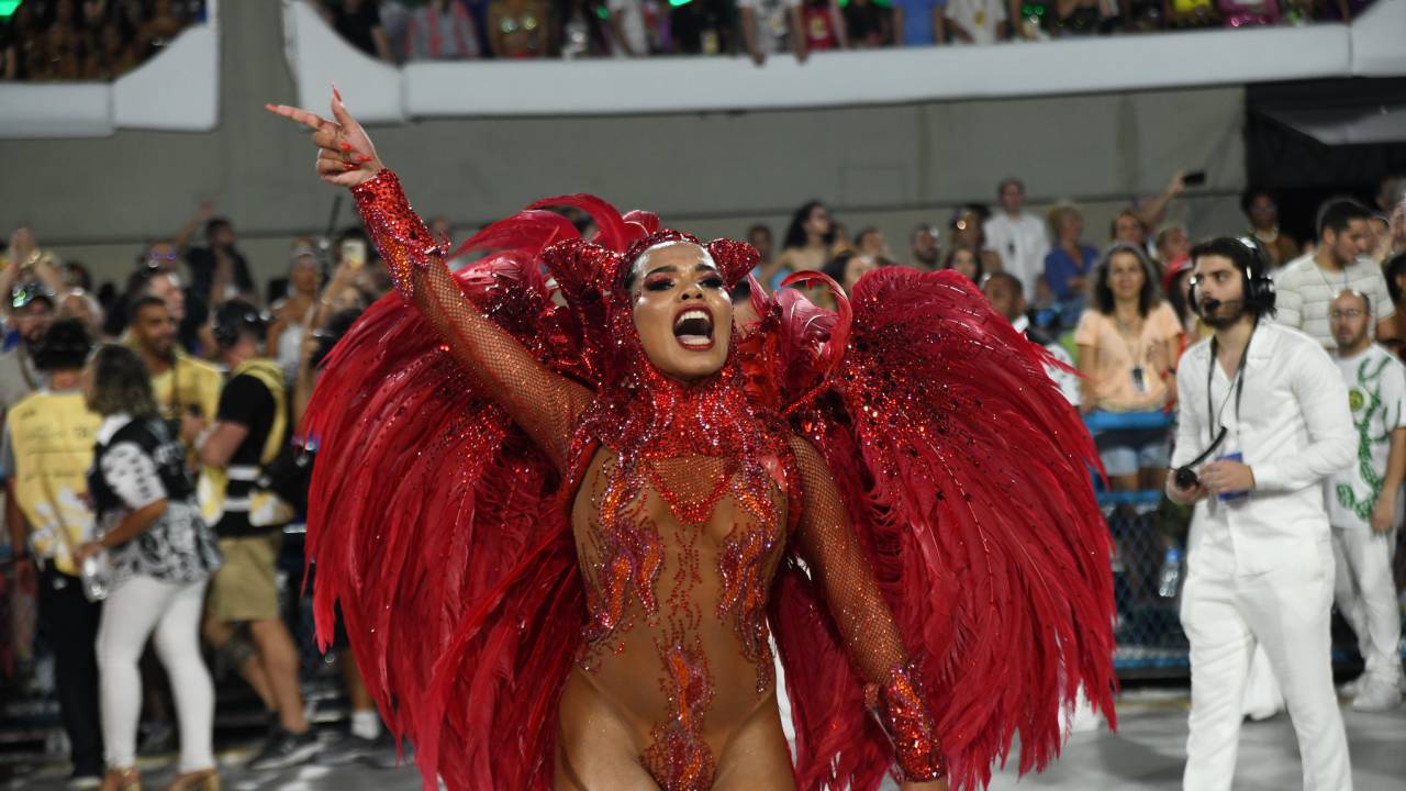 rainha-de-bateria-maria-maria-imperatriz-leopoldinense-ofensas-racistas