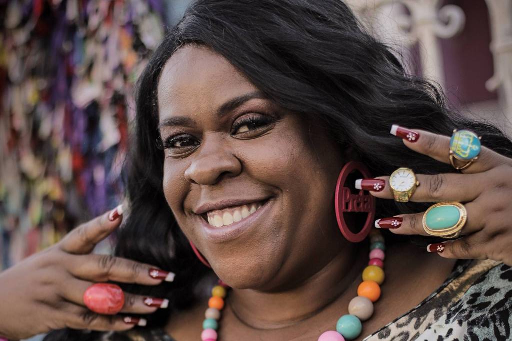 Em novo capítulo da treta, atriz de Vai Que Cola cobra apoio do Multishow