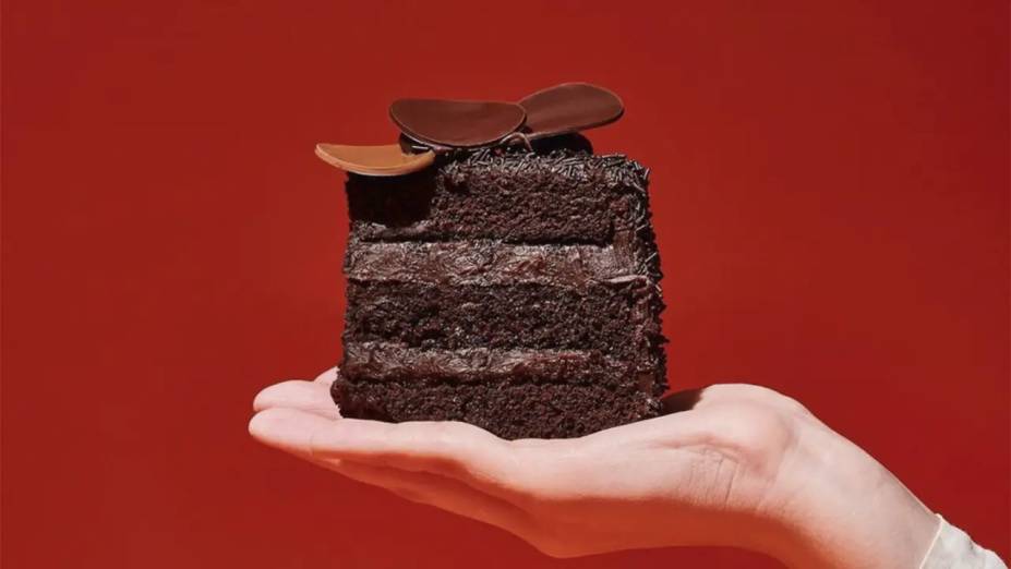 Absurda: o bolo de brigadeiro é um grande sucesso da confeitaria Absurda: o bolo de brigadeiro é um grande sucesso da confeitaria