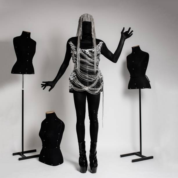 Look do último episódio gerou bastante controversa Look do último episódio gerou bastante controversa