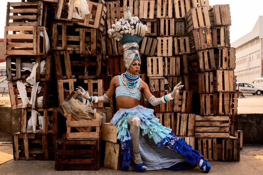 Para o programa Organzza contou com a ajuda de outras 10 drags para fazer os figurinos Para o programa Organzza contou com a ajuda de outras 10 drags para fazer os figurinos