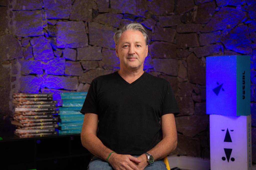 Maior astral: o inglês por trás da casa de shows temporária da Gávea