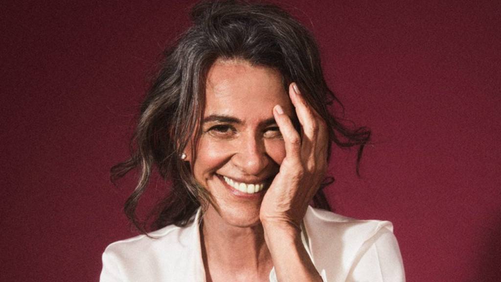 A Cigarra de volta: Simone apresenta sua nova turnê no Qualistage