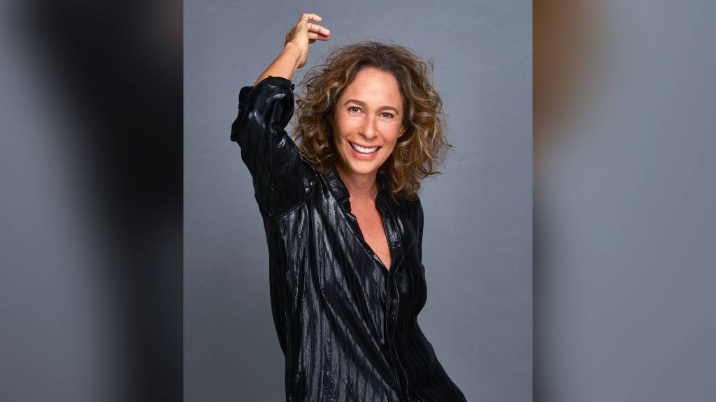 Garota da praia: Andrea Beltrão é fã de esportes ao ar livre em Copacabana