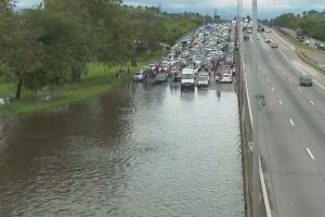 Washington Luís: 10 horas de trânsito e até protesto na pista