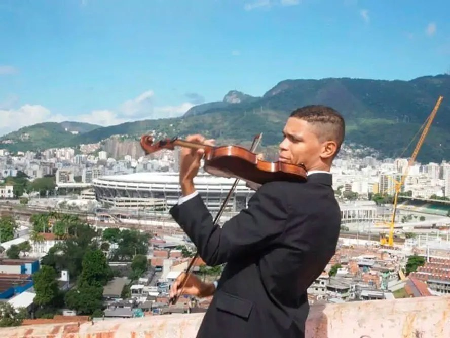 Quem é Nathan Amaral, violonista que venceu concurso de música nos EUA