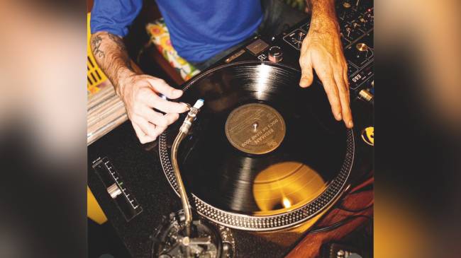 O piano-bar está diferente: a vez dos bares de audição