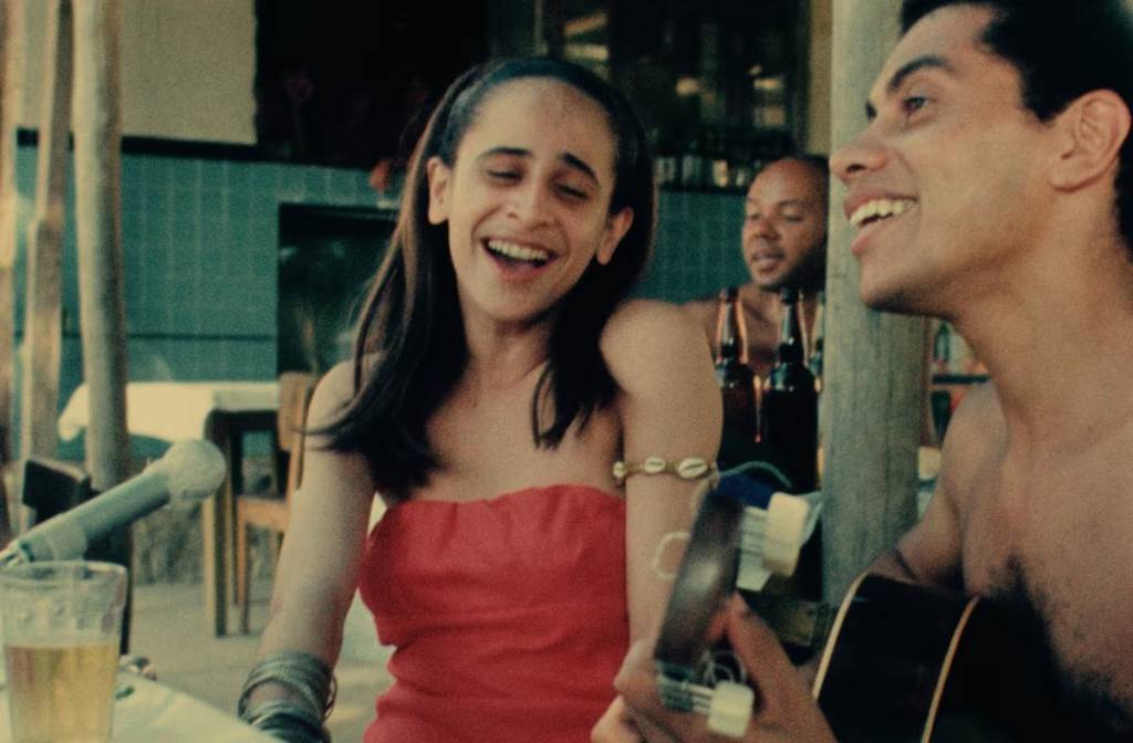 Filme Saravah, com Bethânia e Paulinho da Viola jovens, chega ao cinema