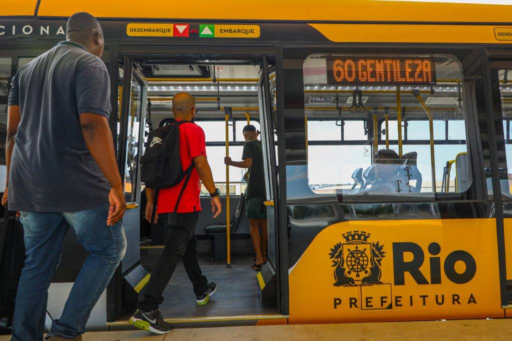 Prefeitura estende horário de funcionamento do VLT e do BRT Transbrasil