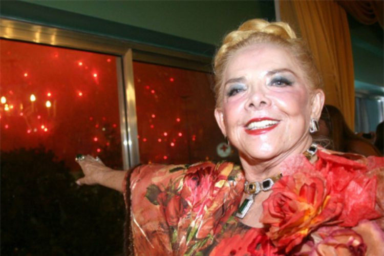 Socialite Regina Gonçalves não paga condomínio e IPTU há 20 meses