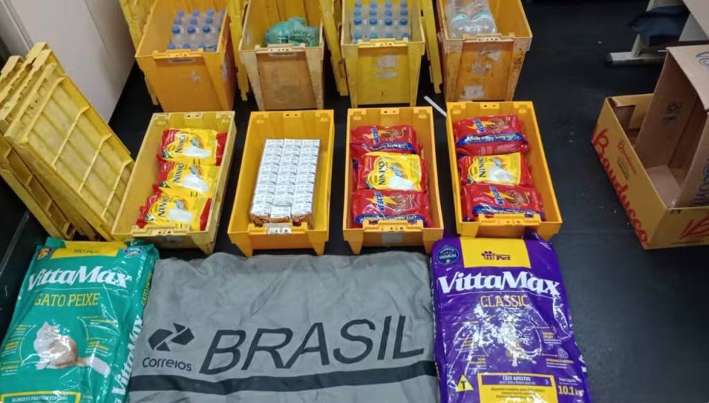 Cariocas levam 850 toneladas de doações para o RS a agências dos Correios