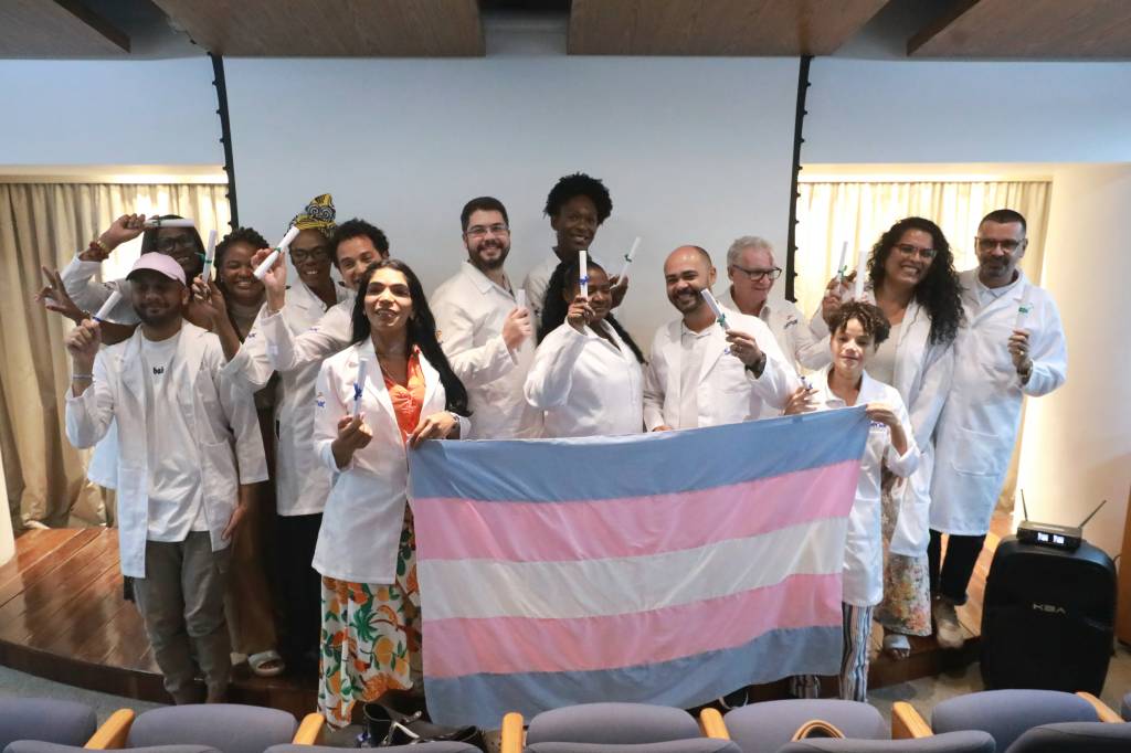 Prefeitura do Rio capacita pessoas LGBTQIA+ para cuidar de idosos