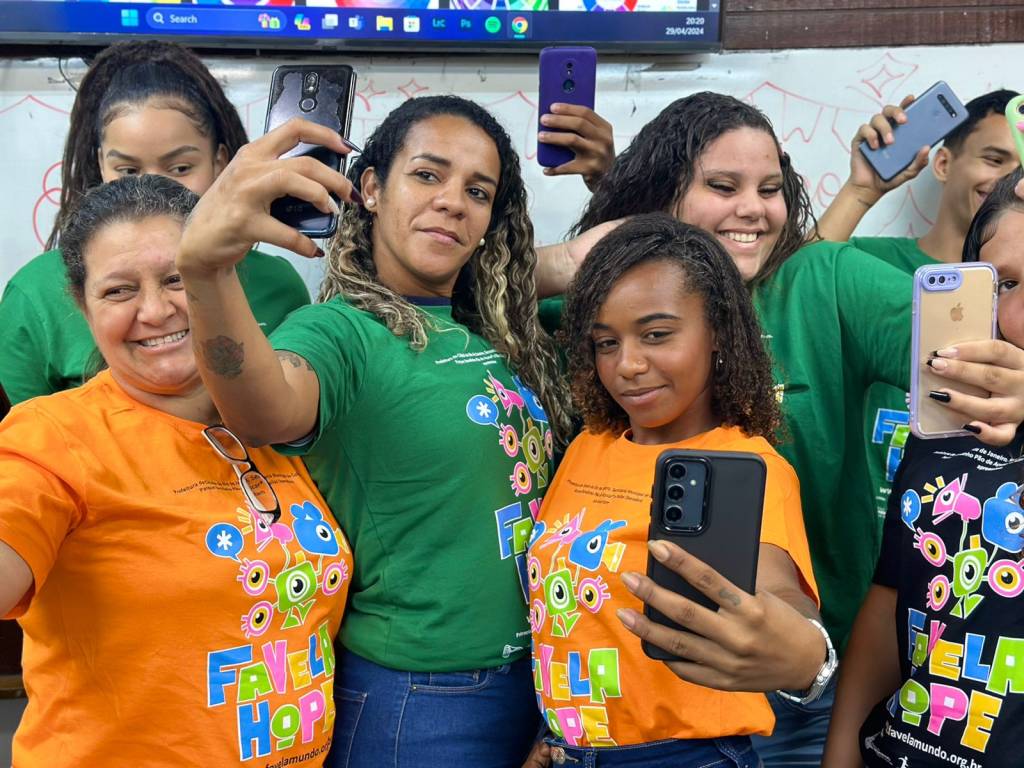 Vagas gratuitas para pessoas LGBTQIA+ em curso de fotografia e vídeo