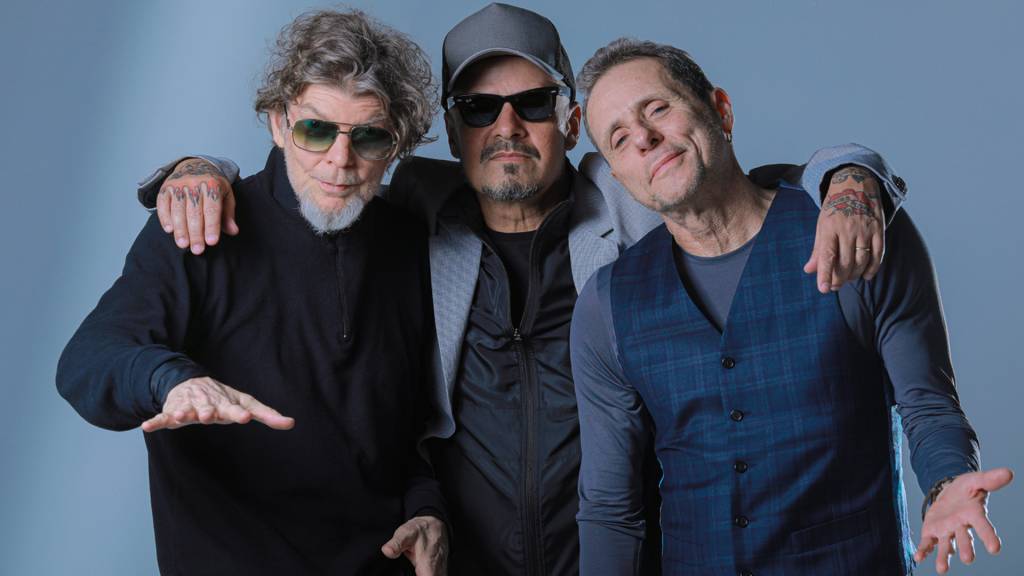 Depois de turnê comemorativa em estádios, Titãs trazem novo show ao Rio