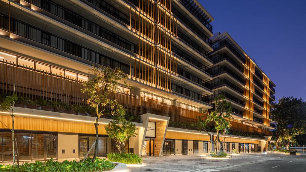 Unindo residência e lojas, fachada ativa beneficia moradores e pedestres