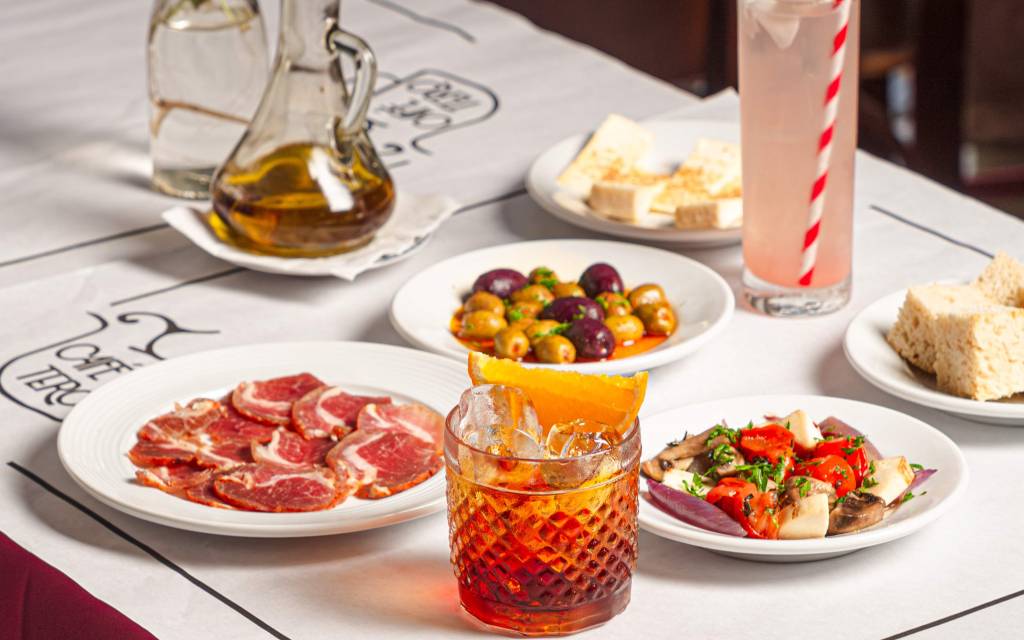 Boas-novas saborosas: jantar da lua cheia e mulheres mixologistas no Brota