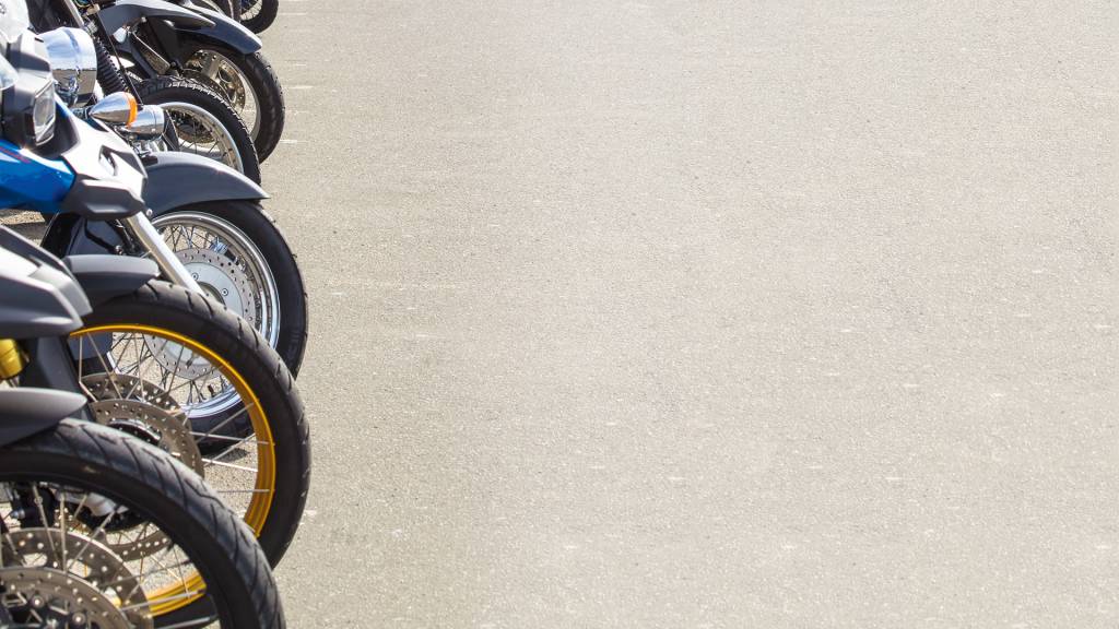 Rompendo a barreira do som: rolezinhos de moto passam dos limites no Rio